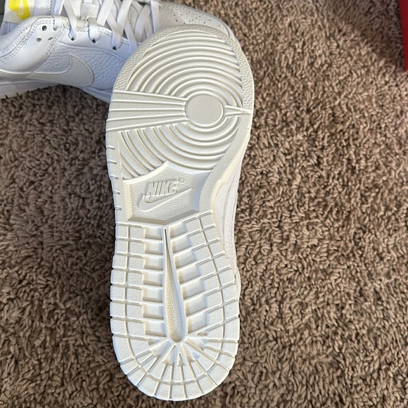 NIB WMNS Nike Dunk Low - Picture 4 of 5